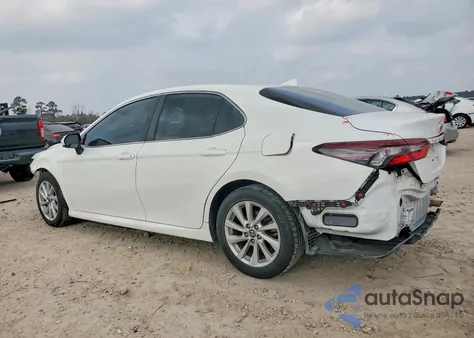 2021 Toyota Camry Le из США, поврежденный, VIN 4T1C11AKXMU573997